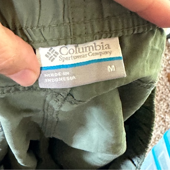 COLUMBIA olive green active shorts medium waterproof cargo - Picture 6 of 7
